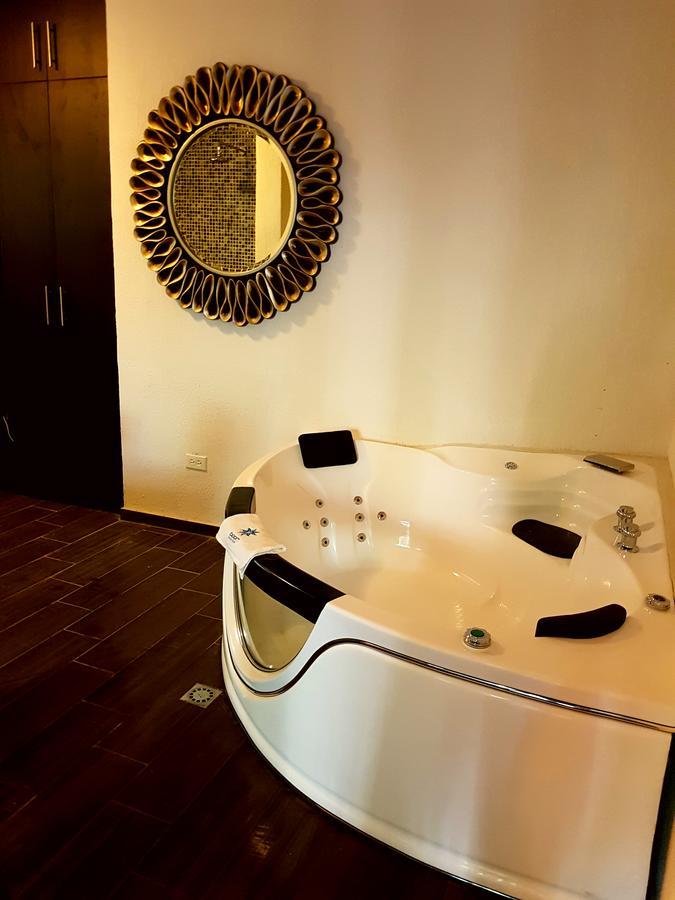 Bloom! Exclusive Boutique B&B (Adults Only) Плайя-дель-Кармен Екстер'єр фото